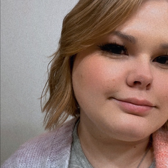 Meet your Posher, Krista - Picture 1 of 1